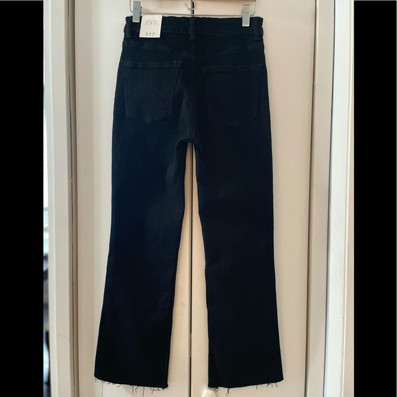*ZARA* High rise crop flare jeans in black US 4 - Picture 2 of 7